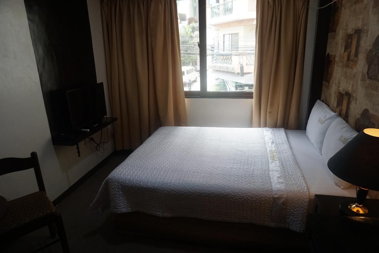 The Shila Philla Hotel Makati City Exterior photo