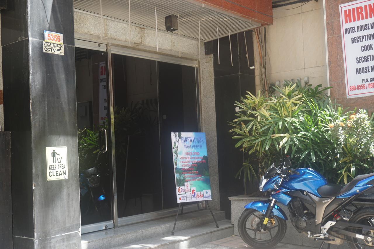 The Shila Philla Hotel Makati City Exterior photo